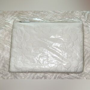 ⚡️PICK 3/$15 White Flower Stitched Zipper Cosmetics Bag Pouch daily essentials 🤍